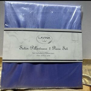 ❤️NWT-Lavina Satin Pillowcase Set in Blue